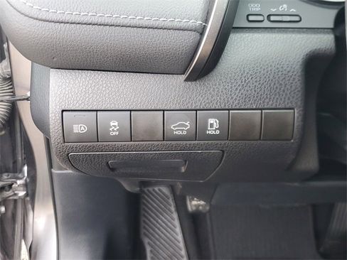 Used 2021 Toyota Camry SE w/ Carpet Mat Package (TMS) image 16