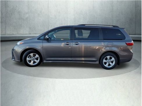 Certified 2020 Toyota Sienna LE image 5