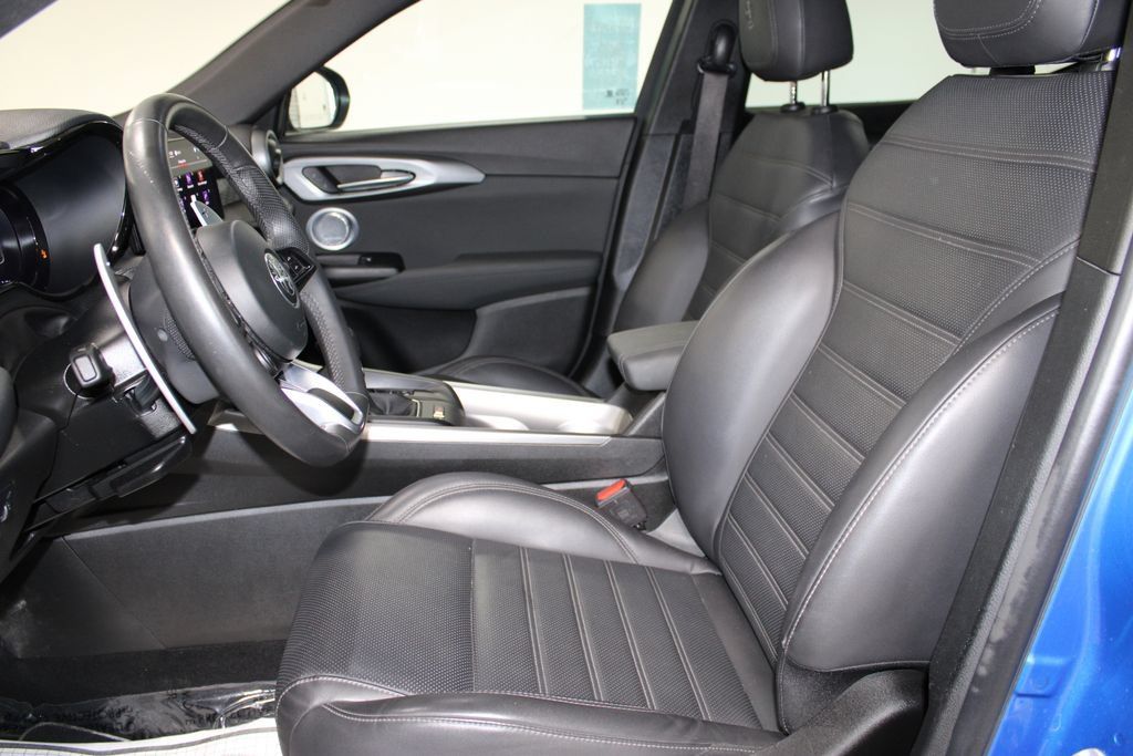 Used 2024 Alfa Romeo Tonale Veloce AWD/4WD image 21