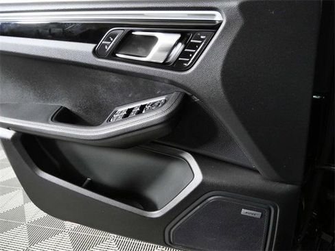Used 2017 Porsche Macan S image 26
