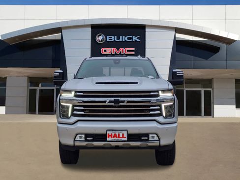Used 2021 Chevrolet Silverado 2500 High Country w/ Z71 Off-Road Package image 2