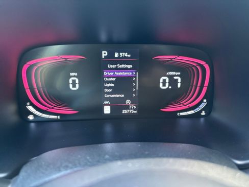 Used 2025 Kia Soul LX w/ LX Technology Package FWD image 39