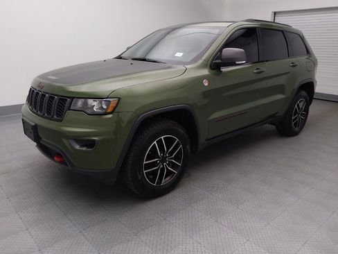 Used 2020 Jeep Grand Cherokee Trailhawk w/ Trailhawk Luxury Group AWD/4WD image 2