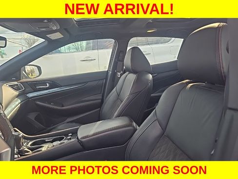 Used 2023 Nissan Maxima SR w/ Sport Mat Group image 9