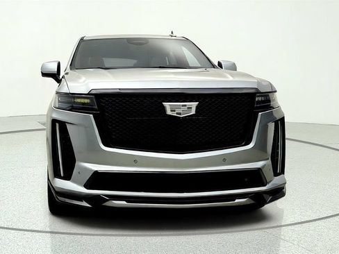 Used 2024 Cadillac Escalade ESV V w/ LPO, ONYX Package AWD/4WD image 2