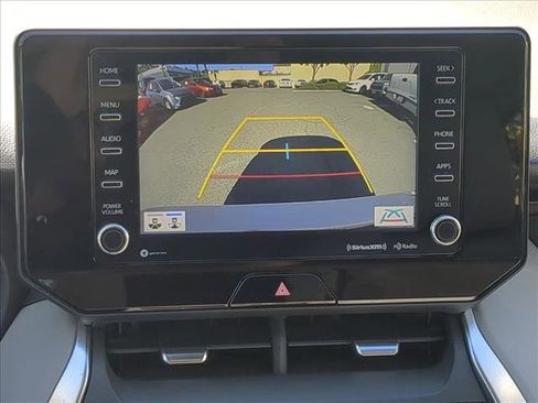 Certified 2022 Toyota Venza LE image 13