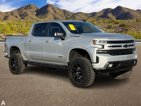 Used 2020 Chevrolet Silverado 1500 RST w/ RST Value Package image 5