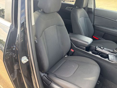 Used 2025 Kia Sportage LX image 35