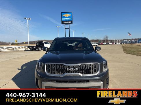 Used 2023 Kia Telluride EX w/ EX Captain's Chair Package image 9