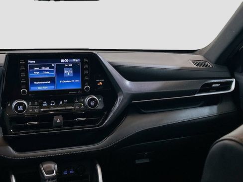 Used 2022 Toyota Highlander XSE FWD image 21