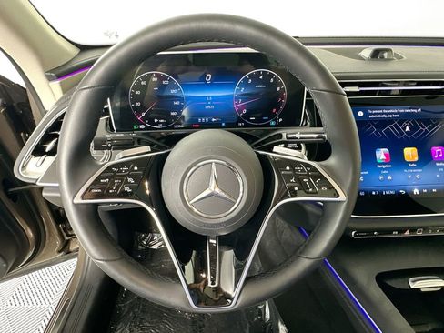 Certified 2025 Mercedes-Benz E 350 Sedan w/ MBUS Superscreen Package image 11