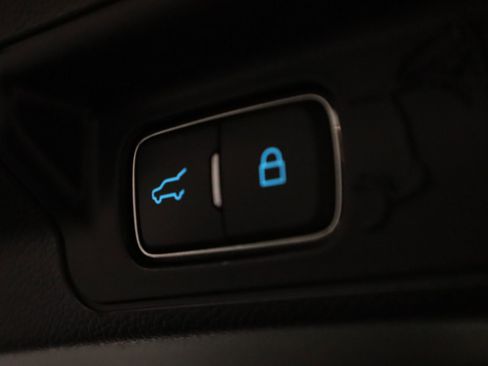 Used 2023 Ford Explorer Limited image 15