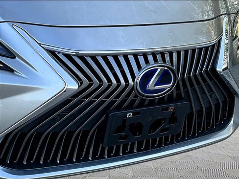 Used 2021 Lexus ES 300h w/ ES 300h Ultra Luxury Package FWD image 33