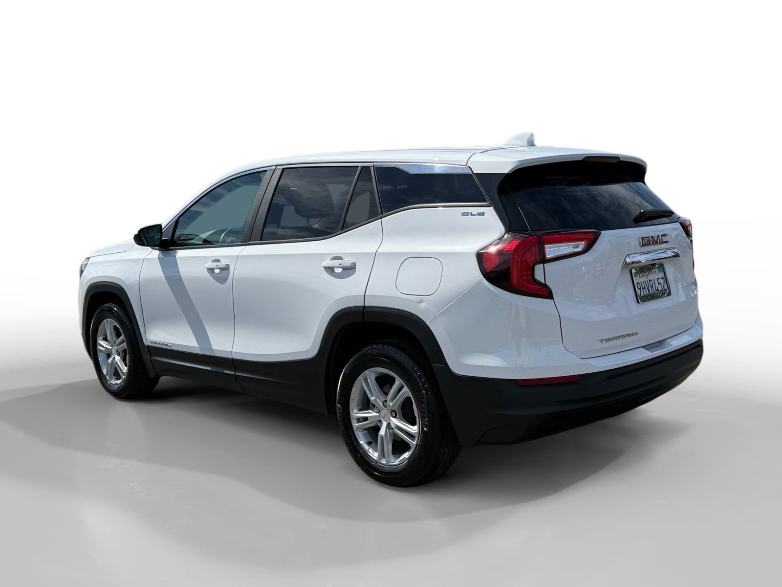 Used 2024 GMC Terrain SLE FWD image 3