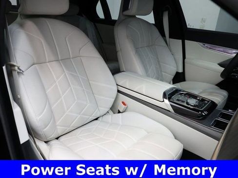 Used 2024 BMW 760i xDrive w/ Executive Package AWD/4WD image 34
