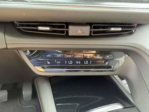 Certified 2023 Buick Envision Essence AWD/4WD image 23
