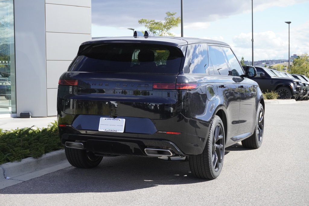 New 2026 Land Rover Range Rover Sport Dynamic SE AWD/4WD image 2