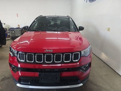 Used 2024 Jeep Compass Limited image 19