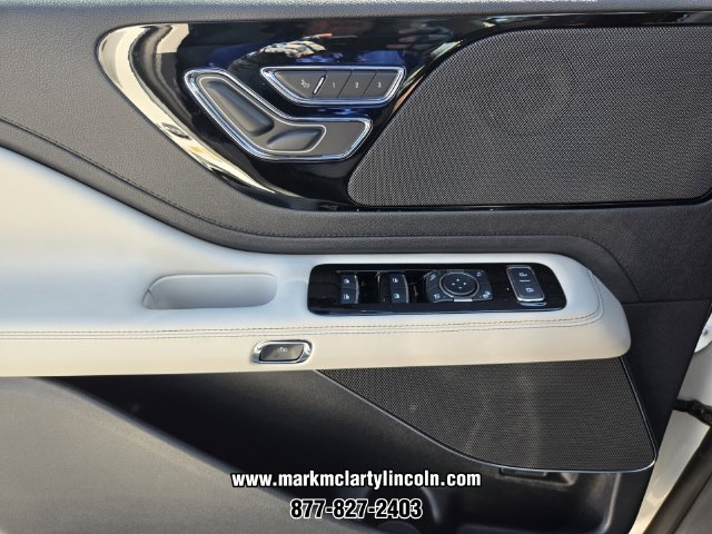 New 2027 Lincoln Aviator AWD image 23