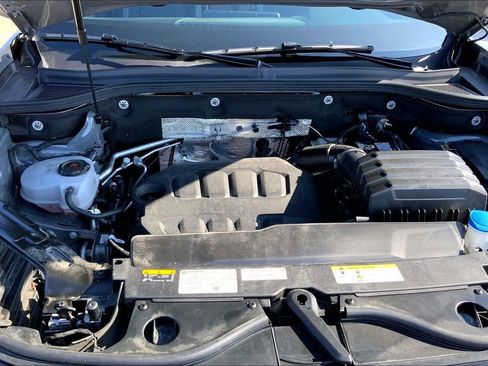 Certified 2025 Volkswagen Atlas Peak Edition SE AWD/4WD image 10