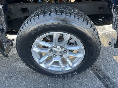 Used 2022 Chevrolet Silverado 1500 LT image 10