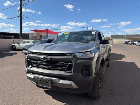Used 2023 Chevrolet Colorado Trail Boss w/ Technology Package image 5