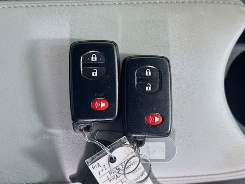 Used 2014 Toyota Prius Four image 34