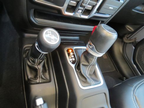 Used 2020 Jeep Gladiator Overland w/ LED Lighting Group image 20