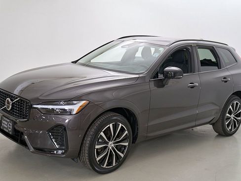 Certified 2025 Volvo XC60 B5 Plus AWD/4WD image 6