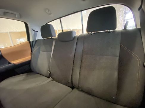 Used 2019 Toyota Tacoma SR5 AWD/4WD image 24