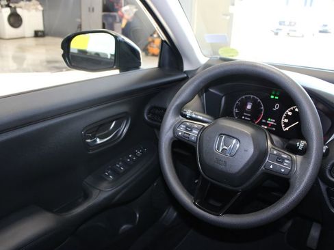 Certified 2025 Honda HR-V LX image 21