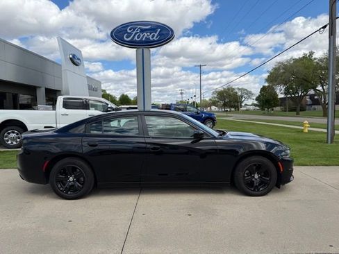 Used 2023 Dodge Charger SXT RWD image 9