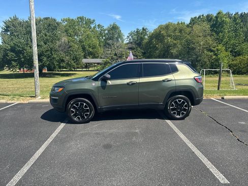 Used 2020 Jeep Compass Trailhawk AWD/4WD image 10
