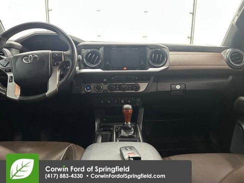 Used 2016 Toyota Tacoma Limited image 13