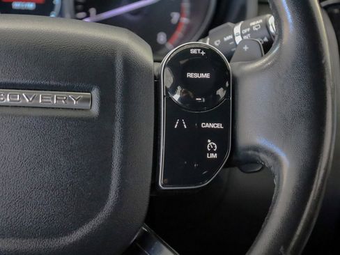 Used 2019 Land Rover Discovery SE image 24