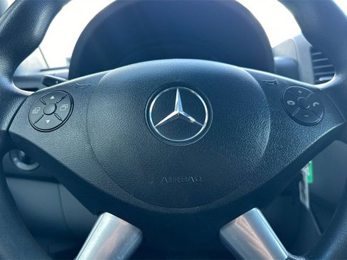 Used 2016 Mercedes-Benz Sprinter 2500 image 25