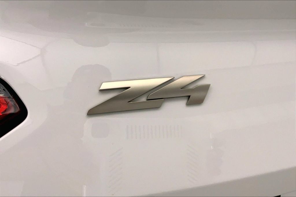 Certified 2023 BMW Z4 M40i w/ Premium Package RWD image 7
