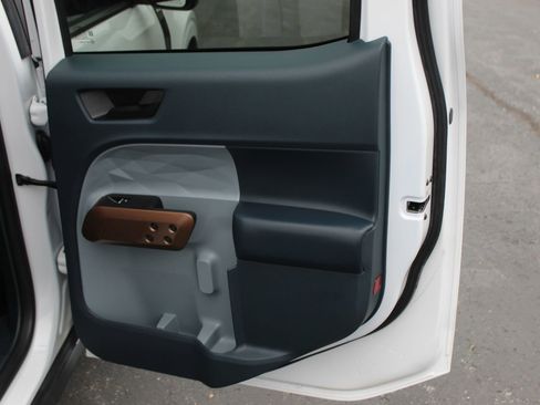 Used 2024 Ford Maverick Lariat image 16