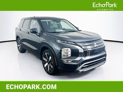 Used 2025 Mitsubishi Outlander SE