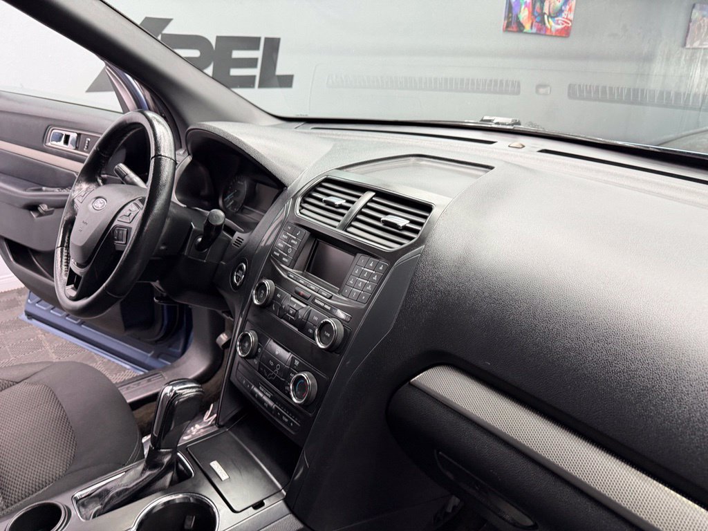 Used 2018 Ford Explorer XLT FWD image 49