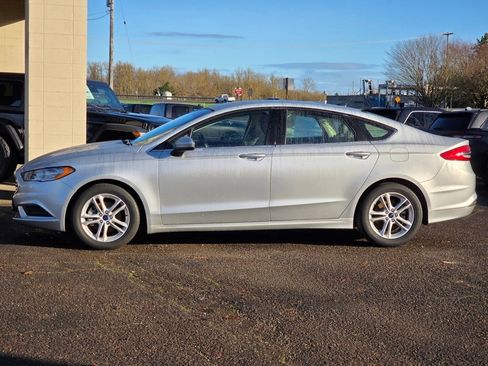 Used 2018 Ford Fusion SE image 9