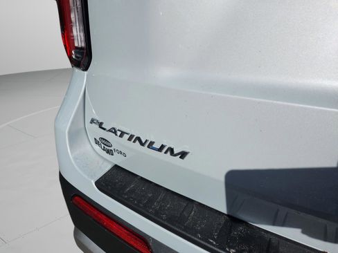 New 2026 Ford Explorer Platinum image 23