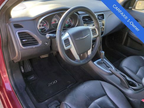 Used 2013 Chrysler 200 Limited image 2