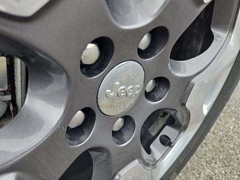 Used 2019 Jeep Compass Limited AWD/4WD image 16