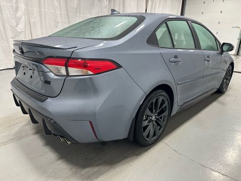 Used 2025 Toyota Corolla SE w/ SE Premium Package image 7