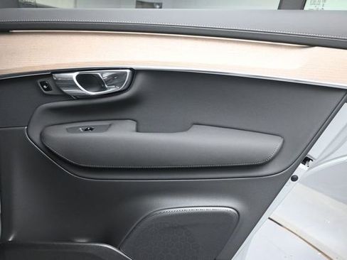New 2026 Volvo XC90 B5 Plus w/ Protection Package Premier AWD/4WD image 29