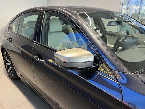 Used 2023 BMW M550i xDrive w/ Dynamic Handling Package AWD/4WD image 7