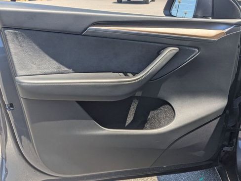 Used 2023 Tesla Model Y Performance AWD/4WD image 9