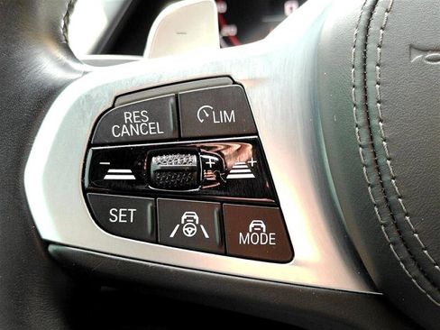 Used 2020 BMW X7 M50i image 22