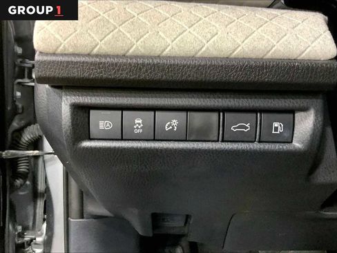 Used 2025 Toyota Camry XLE AWD/4WD image 34